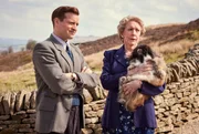 James Herriot (Nicholas Ralph, l.), Mrs. Pumphrey (Patricia Hodge, r.)
