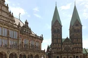 Rathaus und St. Petri Dom am Markt.