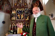 Sepp Forcher in der Kirche Heinfels.