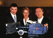 Oberstaatsanwalt Gerhart Lotze (Henry van Lyck, r.), Staatsanw&auml;ltin Charlotte Glaser (Britta Schmeling) und Verteidiger (Stefan J&uuml;rgens, Comedian aus "RTL Samstag Nacht" in einer Gastrolle).