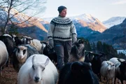Woolly - Generationenwechsel auf einer Schaffarm in Norwegen. Rakel Nystabbakk &uuml;bernimmt nach Jahren in der Stadt den Schafzuchtbetrieb ihrer Eltern im hohen Norden.