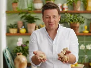 Die richtige Ern&auml;hrung kann unser Leben nicht nur ver&auml;ndern, sondern es auch verl&auml;ngern. Nach seiner Reise durch die Welt kehrt Jamie Oliver in die Heimat England zur&uuml;ck und gibt er den gesunden Gerichten den typischen Jamie Oliver-Twist ...