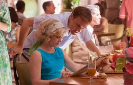 L-R: Margaret Keane (Amy Adams), Walter Keane (Christoph Waltz)