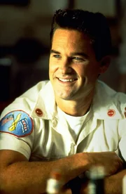 Wer beim Fire-Department angestellt ist, hat einen krisenfesten Job, denn irgendetwas steht immer in Flammen. Obwohl Vater McCaffrey bei einem Einsatz umkam, ist sein Sohn Stephen (Kurt Russell) auch bei der Feuerwehr ...