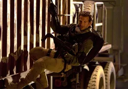 Schwere Waffen, ein spektakul&auml;res Man&ouml;ver und jede Menge Action: Face (Bradley Cooper) ist genau in seinem Element ...