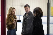 Nina Chase (Shantel VanSanten, l.); Remy Scott (Dylan McDermott, r)