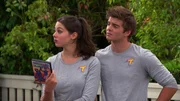 Phoebe Thunderman (Kira Kosarin), Max Thunderman (Jack Griffo)