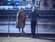 DCI Vera Stanhope (Brenda Blethyn, l.); DS Aiden Healy (Kenny Doughty, r.)