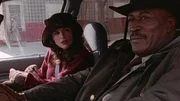Monica (Roma Downey) hilft James (John Amos)