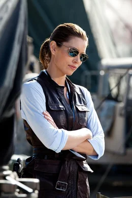 Sind die A-Team-Mitglieder jetzt Verbrecher, oder nicht? Charissa (Jessica Biel) mag aufgrund ihrer komplizierten Beziehung zu Face etwas parteiisch sein ...; Sind die A-Team-Mitglieder jetzt Verbrecher, oder nicht? Charissa (Jessica Biel) mag aufgrund ihrer komplizierten Beziehung zu Face etwas parteiisch sein ...