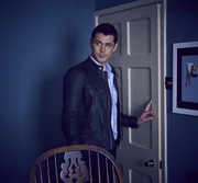 Kenny Doughty (Sergent Aiden Healy)