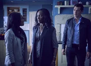 Leah WALKER (Jasmine Ashers), Jacqueline BOATSWAIN (Sarah Ashers), Kenny DOUGHTY (Sergent Aiden Healy)