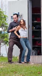 Aus Rache an seinem vereitelten Attentat nimmt der irische Terrorist Thomas O'Neill Fiona gefangen. Sie soll nach Irland verschleppt und dort an den H&ouml;chstbietenden verkauft werden.