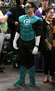 Sheldon, Raj, Leonard und Howard nehmen Pennys Freund Zack mit in den Comicbuchladen und überreden ihn dort, mit ihnen zum Kostümfest zu gehen. Sheldon, Raj, Leonard und Howard nehmen Pennys Freund Zack mit in den Comicbuchladen und überreden ihn dort, mit ihnen zum Kostümfest zu gehen.