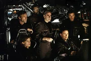 Um die Erde vor dem sicheren Untergang zu bewahren, wagt ein Expertenteam (v.l.n.r.: Aaron Eckhart, Hilary Swank, Delroy Lindo, Stanley Tucci, Bruce Greenwood) das Unm&ouml;gliche ...