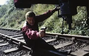 Bond (Roger Moore) auf der Suche nach dem nuklearen Sprengsatz.