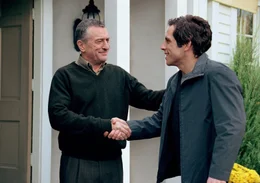 L - R: Robert De Niro als Jack Byrnes, Ben Stiller als Gaylord 'Greg' Focker
