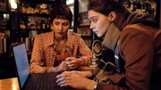 Suzanne (Olivia D'Lima) und Ingrid Lewis (Emma Appleton) Suzanne (Olivia D'Lima) und Ingrid Lewis (Emma Appleton)