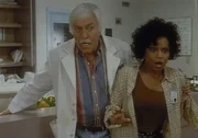 Amanda (Victoria Rowell) und Mark (Dick van Dyke) &uuml;berstehen tapfer das Erdbeben.