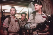 Die Geisterj&auml;ger (v.l.) Dr. Peter Venkman (Bill Murray), Dr. Egon Spengler (Harold Ramis) und Dr. Raymond Stantz (Dan Aykroyd) nehmen den Kampf gegen "Gozer", den "Gott der Finsternis", auf.
