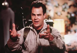 Dan Aykroyd (Dr. Stantz).