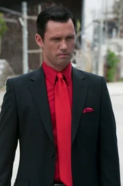 Um einen totgeglaubten Kinderentf&uuml;hrer aufzusp&uuml;ren, muss sich Michael (Jeffrey Donovan) verdeckt in die Szene eines &uuml;blen Viertels in Miami einschleichen.