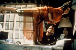 Schaffen es Dr. Peter Venkman (Bill Murray) und seine "Kollegen", die von D&auml;monen besessene Sch&ouml;nheit Dana Barrett (Sigourney Weaver) zu retten?