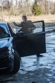 Det. Sykes (Sylvester Stallone)