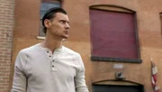 Gelingt es dem gnadenlosen Auftragskiller Egon Kronis (Art Kulik), den Jungen, der die Regeln einer berüchtigten Gang gebrochen hat, zu finden und erschießen? Gelingt es dem gnadenlosen Auftragskiller Egon Kronis (Art Kulik), den Jungen, der die Regeln einer berüchtigten Gang gebrochen hat, zu finden und erschießen?