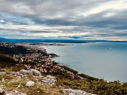 Der Blick auf Triest aus dem Karst.