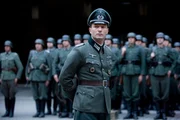 Major Otto Ernst Remer (Thomas Kretschmann, vorne)