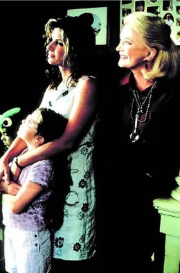 L-R:  Bernice Pruitt (Mae Whitman), Birdee Pruitt (Sandra Bullock), Ramona Calvert (Gena Rowlands)