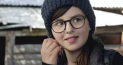 Emma (Franziska T&oslash;rnquist) kennt Ramruns wahre Identit&auml;t