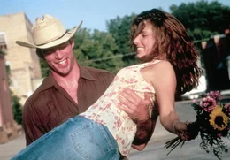 Harry Connick Jr. als Justin Matisse, Sandra Bullock als Birdee Pruitt