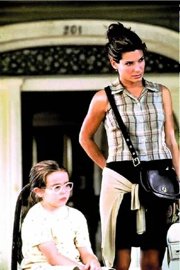 L-R:  Bernice Pruitt (Mae Whitman), Birdee Pruitt (Sandra Bullock)