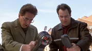 Spengler (Harold Ramis, li.) und Venkman Stantz (Dan Aykroyd, re.) untersuchen die Abwasserkan&auml;le
