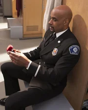 Robert Sullivan (Boris Kodjoe)