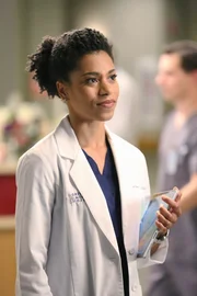Wird von einem Erdbeben im Fahlstuhl überrascht: Maggie (Kelly McCreary) ... Wird von einem Erdbeben im Fahlstuhl überrascht: Maggie (Kelly McCreary) ...