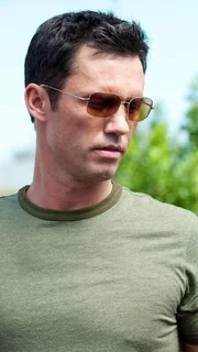 F&uuml;r Michael Westen (Jeffrey Donovan) gibt es ein &uuml;berraschendes Wiedersehen mit seinem ehemaligen Nachbarn: Der Drogendealer, den er damals angeschossen hatte, um ihn zum Auszug zu &uuml;berreden, ist aber nicht gekommen, um Rache zu nehmen, sondern um seine Hilfe zu erbitten.