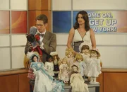 Simon (Collin Christopher, l.) ist bei Robin (Cobie Smulders, r.) in der Sendung. Doch wird es eine gute Sendung werden?