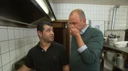 Das Team vom "XXL-Food-King" hofft auf die Hilfe von Frank Rosin - denn das Gladbecker Restaurant steht kurz vor dem wirtschaftlichen Aus: Restaurantleiter Besim Irak ...