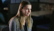 Bittet Joan um Hilfe und ahnt dabei nicht welchen Stein sie damit ins Rollen bringt: Fiona Helbron (Betty Gilpin) ...