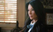Steht Holmes bei den Ermittlungen in einem neuen Mordfall bei: Joan Watson (Lucy Liu) ...