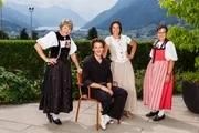 SRF bi de L&uuml;t - Landfrauenk&uuml;che Spezial - Gourmet-Edition. Marlies B&auml;rtschi, Chefkoch Dominik Hartmann, Regula Schmid und Vreni Chervez.