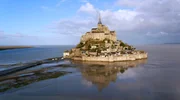 Das ber&uuml;hmteste Bauwerk der Normandie ist der sagenumwobenen Klosterberg Mont St. Michel.