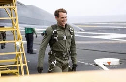 Der neue Kampfjet der US-Navy ben&ouml;tigt keinen Piloten mehr. Ein Superrechner steuert ihn. Geschwader-Chef Ben Gannon (Josh Lucas) soll mit dem neuen Bomber erste Eins&auml;tze fliegen ...
