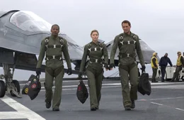 L-R: Henry Purcell (Jamie Foxx), Kara Wade (Jessica Biel), Ben Gannon (Josh Lucas)