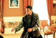 BILDNUMMER: 78660 Ausstrahlungsdatum: 02.11.2002 Uhrzeit: 22:10 TITEL: Double Team UNTERTITEL: Double Team TEXT: Kaum hat Anti-Terror-Spezialist Jack (Jean-Claude Van Damme) in seinem Hotel in Rom eingecheckt, schickt ihm der gef&auml;hrliche Terrorist Stavros seinen speziellen "Roomservice" ... COPY: ProSieben Media AG LAND: D REGIE: Tsui Hark QUELLE: www.prosieben.com Copyright: &copy; Columbia TriStar