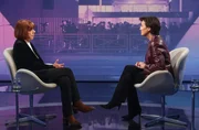 Zu Gast bei Moderatorin Sandra Maischberger (r.): Gis&egrave;le Pelicot.