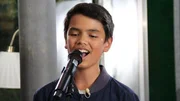 Dein Song Kandidat Samuel pr&auml;sentiert seinen Song "Come On, I'm Waiting" der "Dein Song"-Band.